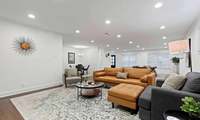 Northeast Dallas House | TCH - Spacious 3bd/2ba home in Dallas w/Workspace