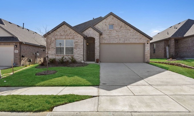 Princeton House | TCH - Spacious 4bd/2ba in Princeton with Workspace