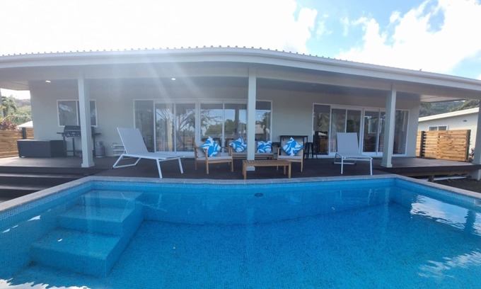 Muri Villa | Te Aro Villa 1nBrand new 3 brm villa with pool in Muri.