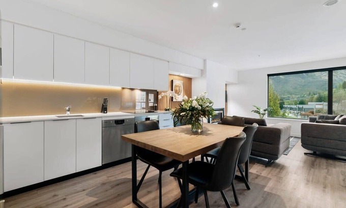 Arthur's Point Apartment | Te Awa at La Residence du Parc