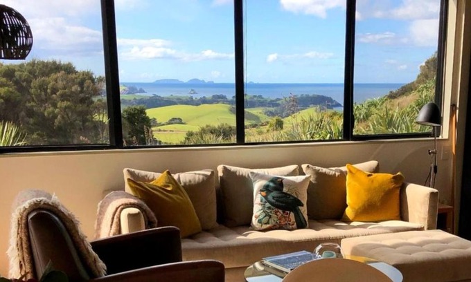 Taiharuru Villa | Te Huia