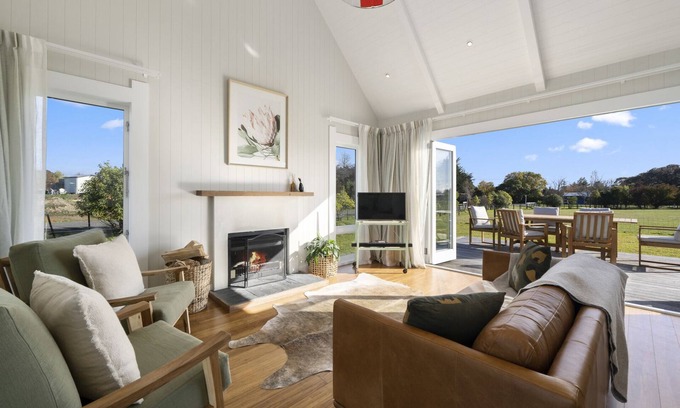 Martinborough House | Te Whare Hipi - Martinborough Holiday Home