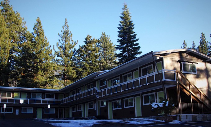 Lakeside Park Hotel | Tea Garden Lodge - Near Heavenly Gondola