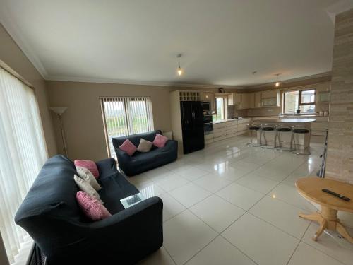Glaise Bheag House | Teach Mhaureen