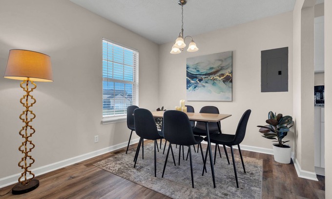 Oak Grove House | Team Travel Made Easy – Work Stay Wish, Granted!