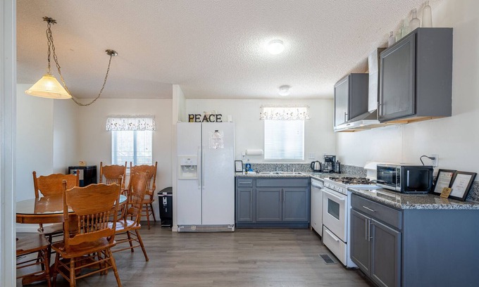 Tecopa Apartment | Tecopa Sunrise Perfect Location for your Death Valley Trip