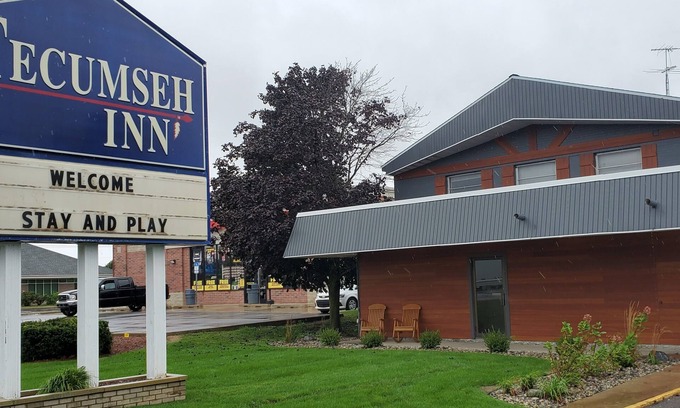 Tecumseh Hotel | Tecumseh Inn