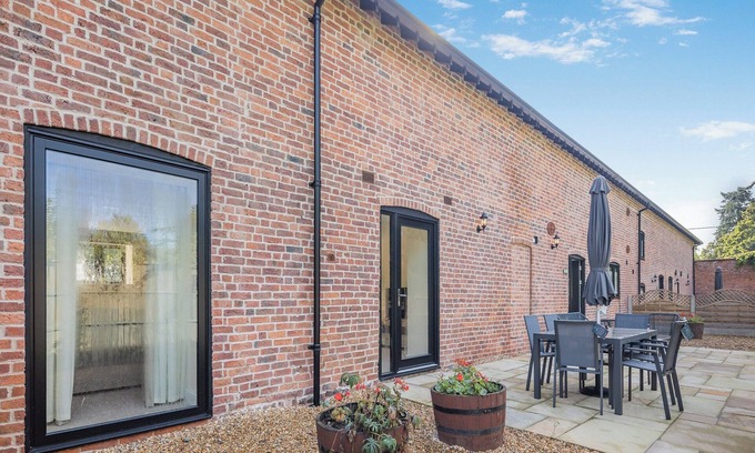 Felton Cottage | Tedsmore Hall Estate is surrounded by picturesque countryside.