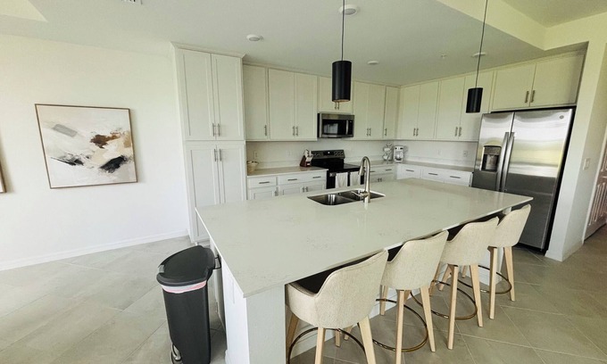 Venice Condo | Tee Times and Sunshine- Brand NEW 1st floor condo gated community in WPGCC