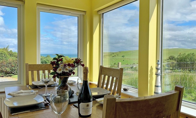 Flashader Cottage | Teeny’s Cottage is a spacious family holiday home set all on the ground floor.