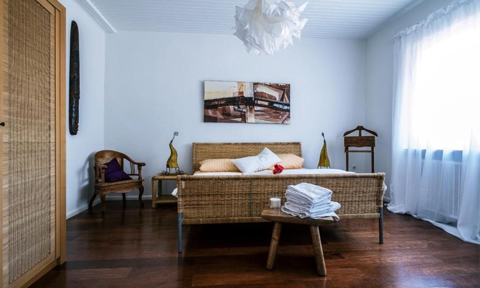 Eichelsdorf Bed & Breakfast | Tektona "Bed & Breakfast"