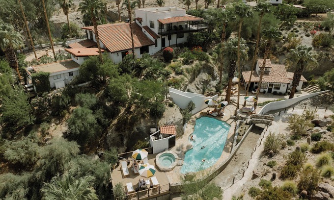 Palm Desert House | Television Host and Designer Bobby Berk Invites You To His Desert Oasis