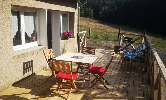 La Chapelle-Geneste Cottage | Teleworking and relaxation in the heart of nature 3 bedrooms 6 to 8 beds