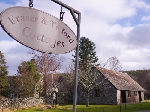 Kingussie House | Telford Cottage