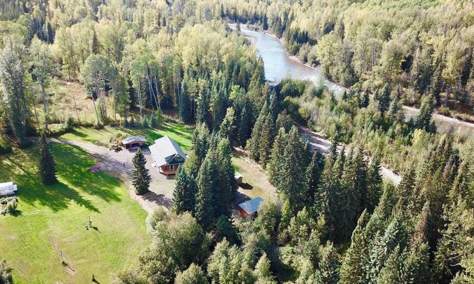 Regional District of Bulkley-Nechako House | Telkwa River Lodge - Rural riverfront property