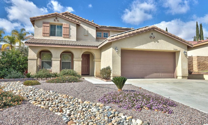 Winchester House | Temecula Valley Retreat Just Minutes From Wine Country- EV CHARGING AVAILABLE