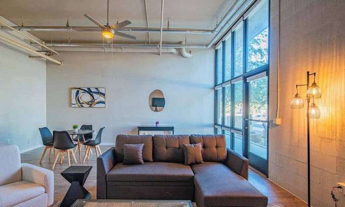 Tempe Apartment | Tempe Close To ASU | Pool, Gym, W/D & Parking