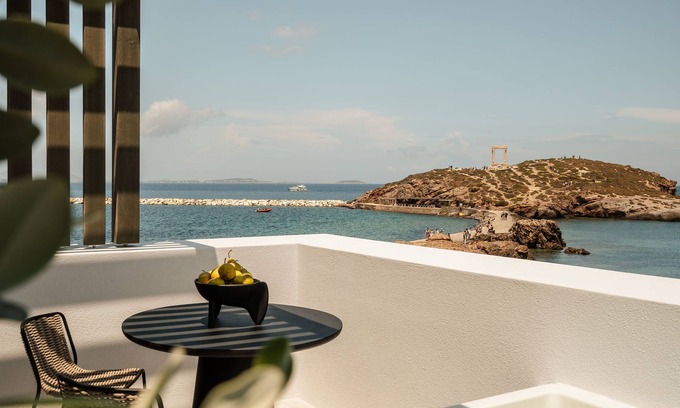 Naxos Apartment | Temple Sea View Suite With Outdoor Jacuzzi