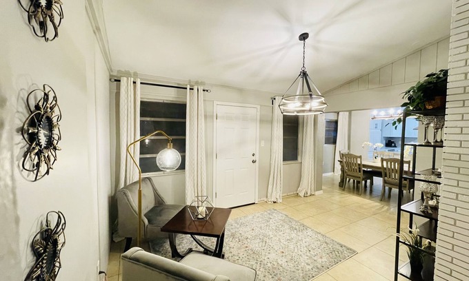 Temple Terrace House | Temple Terrace and Busch Gardens Hideout