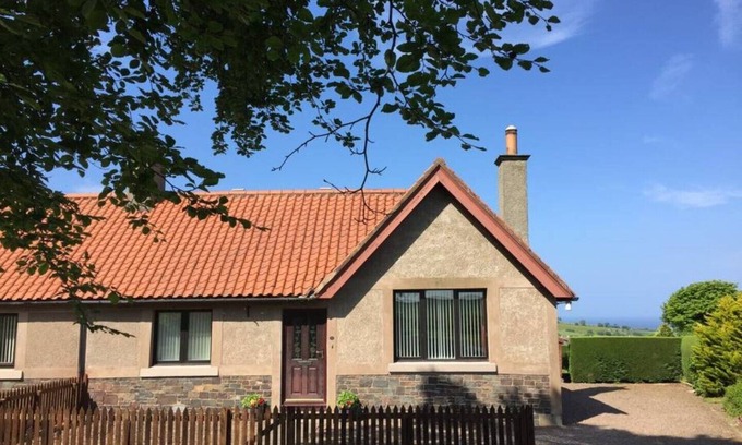 Coldingham Cottage | Templehall Cottage. Modern cottage with sea view
