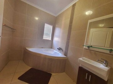 Mahikeng House | Tenacity Mafikeng Guesthouse - 4 in Mahikeng