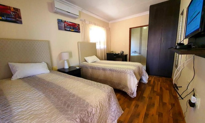 Mahikeng House | Tenacity Mafikeng Guesthouse