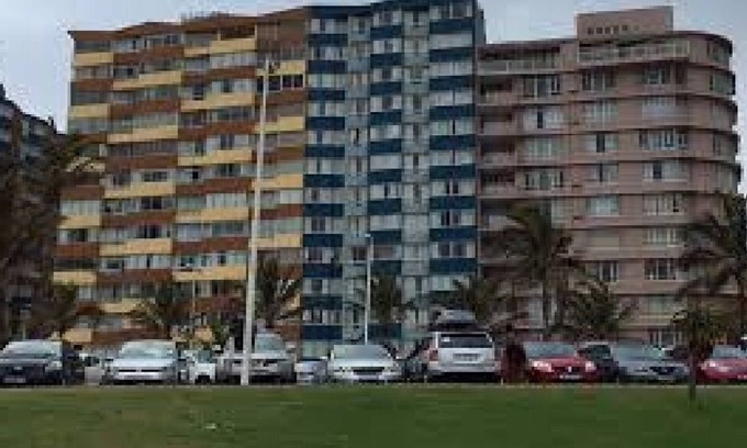 Durban Apartment | Tenbury Apartment 1 bdrm coastal side w/beach view