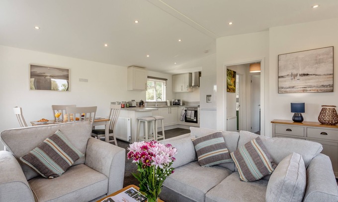 Welney House | Tench Lodge - Two Bedroom House, Sleeps 4