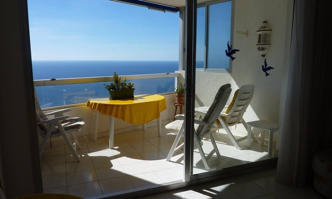 La Matanza de Acentejo Apartment | Tenerife '1 Million - $ - view' of Mount Teide and the North Coast. Dream pool