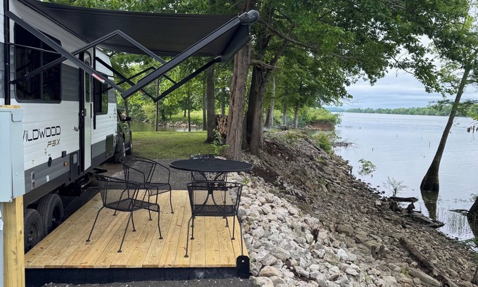 Denver House | Tennessee River RV Retreat