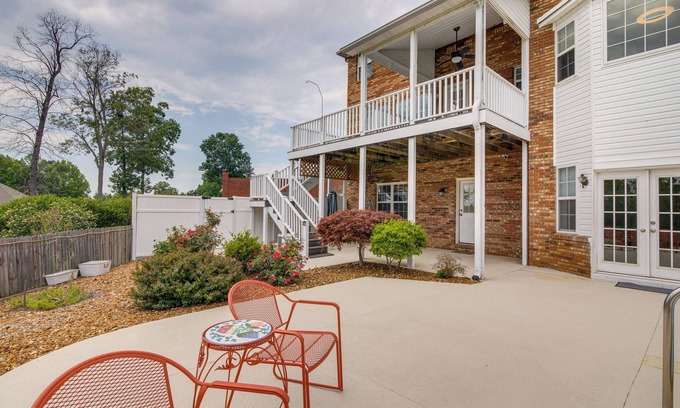 Lexington House | Tennessee Vacation Rental w/Balcony!
