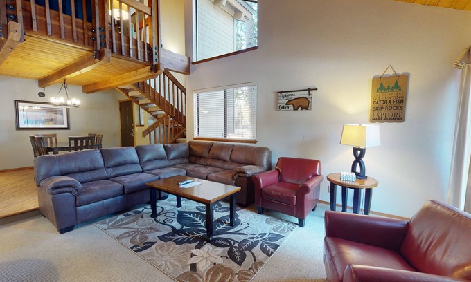 Tennis Village Condo | Tennis Village Escape with A/C, BBQ & Fireplace
