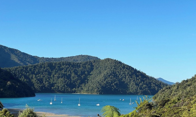 Duncan Bay House | Tennyson Sea Viewn