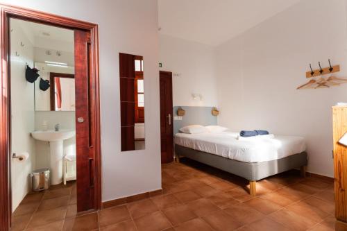 Buenavista del Norte House | TenoHomes Calm En-Suite Room Buenavista