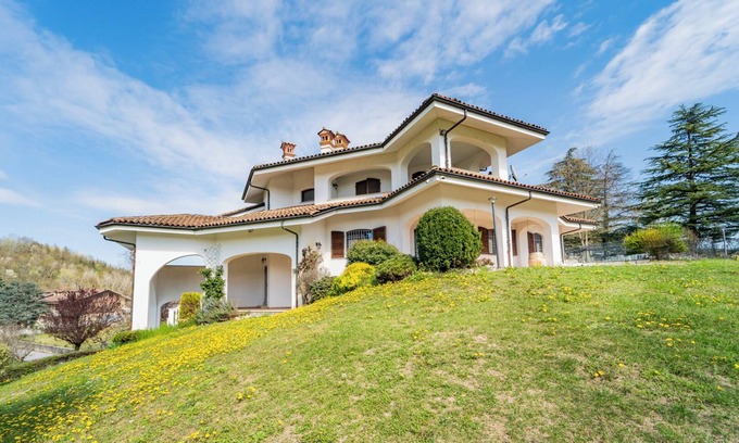 Monchiero Villa | Tenuta Oltrevento - Three Bedroom Villa, Sleeps 5