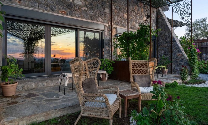 Seferihisar House | Teos Reatreat Houses - Hedera