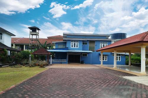 Kampung Kubang Parit Villa | Teratak Orkid