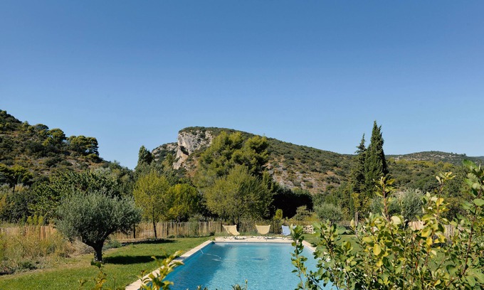 Lourmarin House | Terrace apartment at the foot of the Luberon hills in Lourmarin
