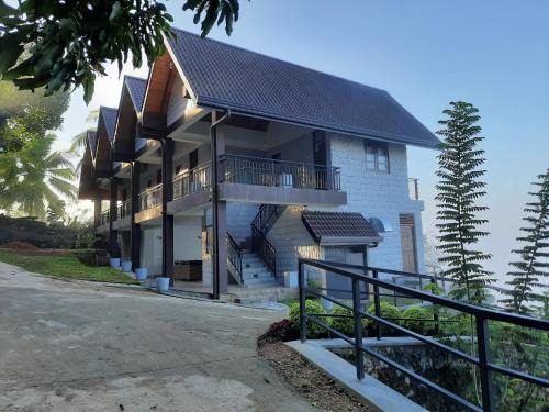 Pelmadulla Hotel | Terrace Cinnamon View