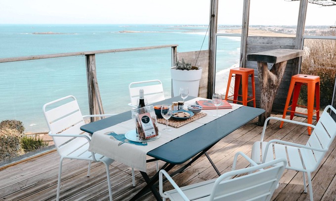 Plouguerneau Apartment | Terrace facing the ocean for 4 people
