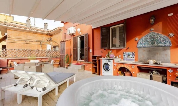 Zona LIII Tomba di Nerone House | Terrace of Love