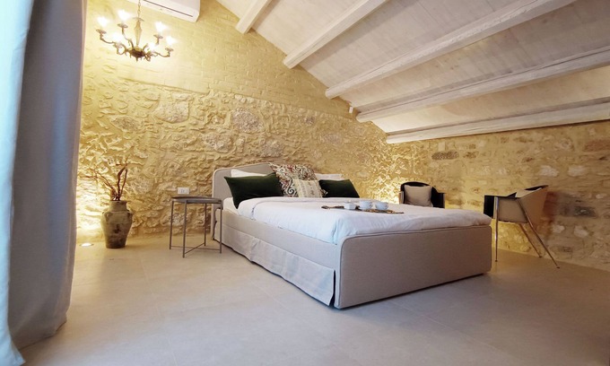Santa Lucia Apartment | terrace parking beach bathtubenSyracuse Stylish Suites [53]