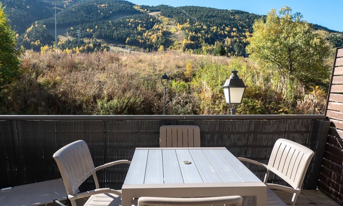 El Tarter Apartment | Terrace with mountain views