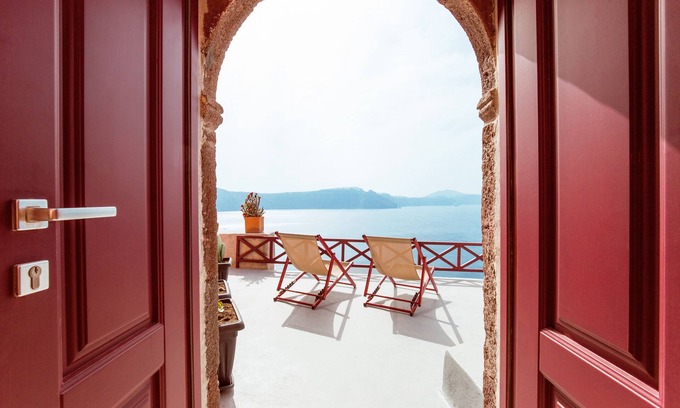 Oia House | Terracotta Cave House (1)