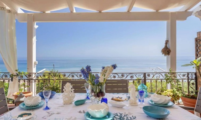 Porto Palo House | Terrazza del Sud by Interhome