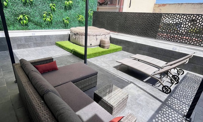Foggia Apartment | Terrazza Perez - apartment in city center with terrace and pool