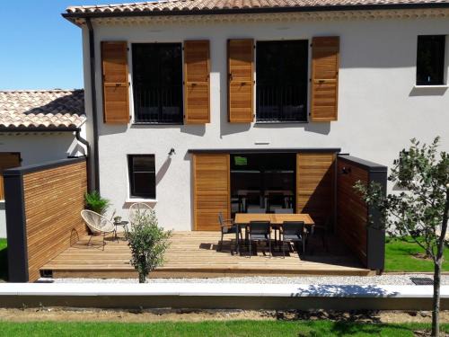 Aigueze Apartment | TERRE ET SUD 2 avec piscine