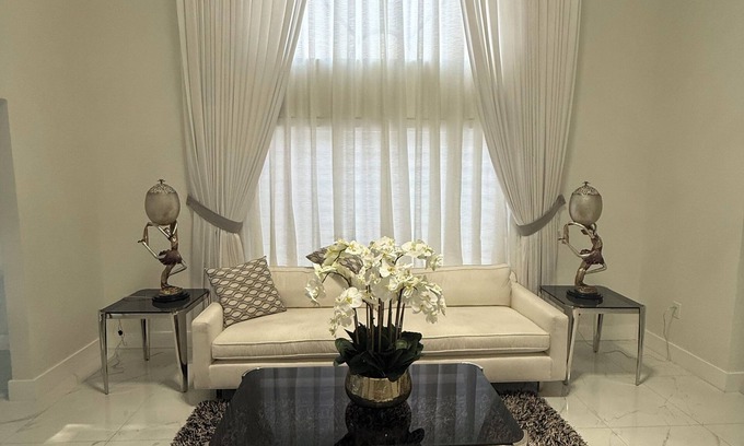 Miami Gardens House | Terrific 4-bedroom house with AC in Miami Lakes