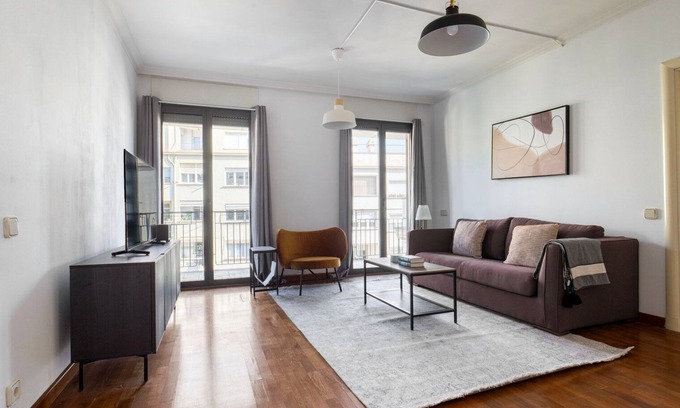 Sant Gervasi – la Bonanova Apartment | Terrific La Bonanova 2BR w/Doorman & Rooftop Pool, by Blueground