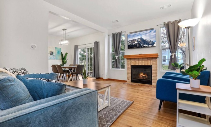 Naperville House | Terrific Naper Townhouse 3beds/2.5 baths